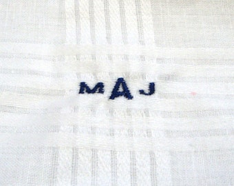 Monogrammed Mens Handkerchief / Personalized Mens Handkerchief / Groomsmen Gift / Monogrammed Wedding Handkerchief for Men
