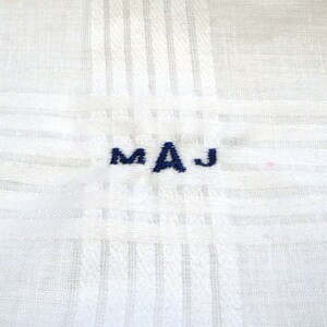 Monogrammed Mens Handkerchief / Personalized Mens Handkerchief / Groomsmen Gift / Monogrammed Wedding Handkerchief for Men