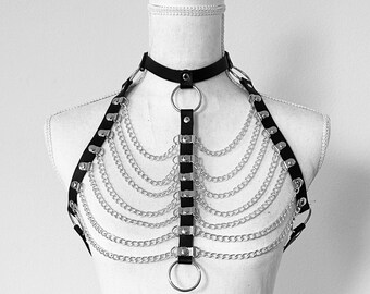Soutien-gorge en chaîne avec harnais et ceinture en chaîne pour festival disponibles dans toutes les tailles : petite moyenne grande ou grande taille personnalisée