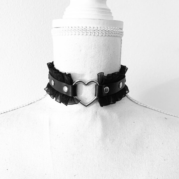 Leather and ribbon ruffle collar- pink or black DDLG/BDSM choker. Optional personalization (vegan leather)