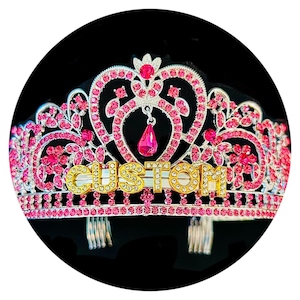 Rosa Namen Tiara / Wort Tiara für Geburtstag, Junggesellinnenabschied, Hochzeit oder einen besonderen Anlass. Ihr Name oder Satz auf einer Tiara.