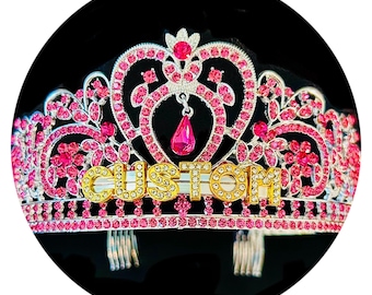 Aangepaste roze naamtiara/aangepaste woordtiara voor verjaardag, vrijgezellenfeest, bruiloft of een speciale gelegenheid. Jouw naam of zin op een tiara.