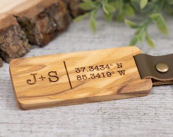 Personalized Wood Key Chain, Anniversary Gifts, Engraved Keychain, 5th Anniversary Gift, Corporate Realtor Gift, Graduation Gifts