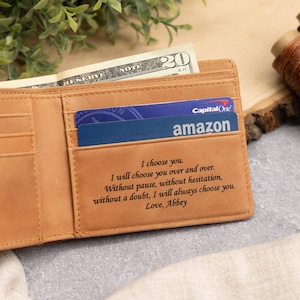 Cartera de cuero genuino para hombres Cartera grabada para esposo Regalo de aniversario para hombres Cartera de cuero plegable para hombres Regalos de aniversario para él