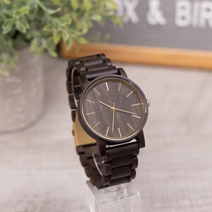 Montre en bois pour homme, montre en bois gravée, montres personnalisées pour lui, cadeau fête des pères pour petit ami papa mari frère, cadeaux pour lui image 3