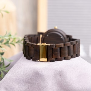 Montre en bois pour homme, montre en bois gravée, montres personnalisées pour lui, cadeau fête des pères pour petit ami papa mari frère, cadeaux pour lui image 7