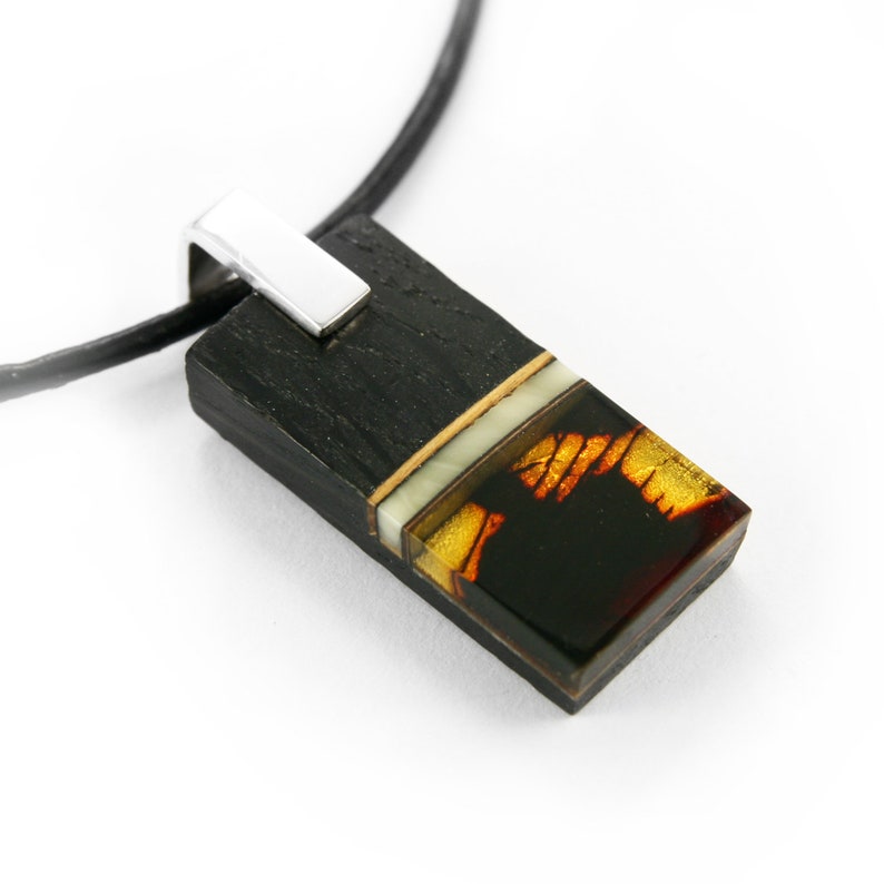 Rectangle amber pendant made of silver and wood black oak, bursztynowa prostokątna zawieszka ze srebra i czarnego dębu zdjęcie 2