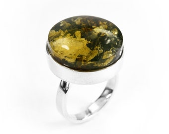 Round ring with amber, black oak and silver, pierścionek okrągły z bursztynem, czarnym dębem i srebrem