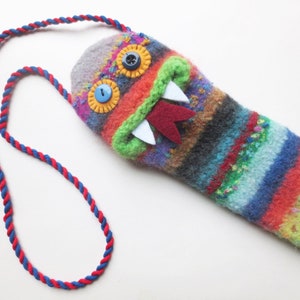 Flötentasche Konstanze, gefilzt, Schlange, Flöte, Blockflöte, Hülle, Etui, Unikat, Filzwolle, gestrickt, Flötenetui, Montessori, Waldorf Mit Kordel