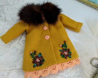 Vintage Embroidered Coat with Fur Collar for Blythe & Pullip Dolls