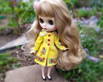 yellow coat for  doll Blythe - Clothes for Blythe - Clothes  for Pullip - Clothes for Momoko
