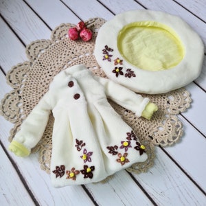 Handmade Blythe Doll Outfit: Embroidered Coat and Beret