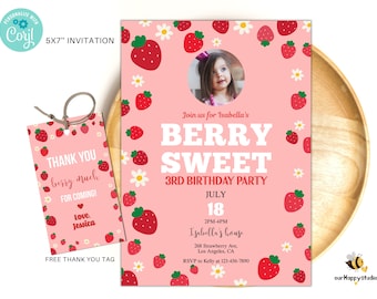 Convite de aniversário editável Berry Sweet com modelo de foto, convite de aniversário de 1 ano de morango, festa de Berry, convite de aniversário de menina de frutas B1