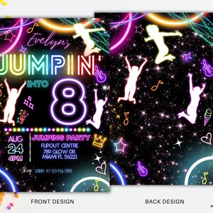 Puede incluir: Invitaci&oacute;n de cumplea&ntilde;os de color rosa, azul y verde ne&oacute;n sobre un fondo negro con estrellas. La invitaci&oacute;n dice "Evelyn's Jumpin' Into 8" e incluye detalles para una fiesta de salto.