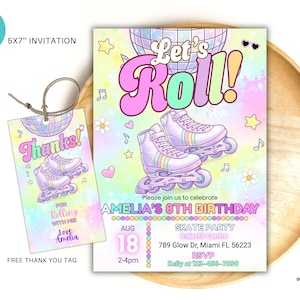 以下が含まれることがあります： パステルカラーの招待状とサンキュータグのセット。ローラースケートをテーマにしています。招待状には「Let's Roll！」と書かれており、誕生日の詳細が含まれています。サンキュータグには「Thanks！」と「For Rolling With Me」と書かれています。