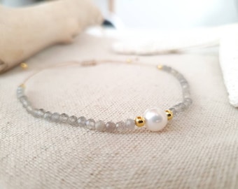 Labradorite and Pearl - Bracelet Pearl Bracelet -- semiprecious stones/stainless steel -- white/grey/gold Summer Festival Handmade