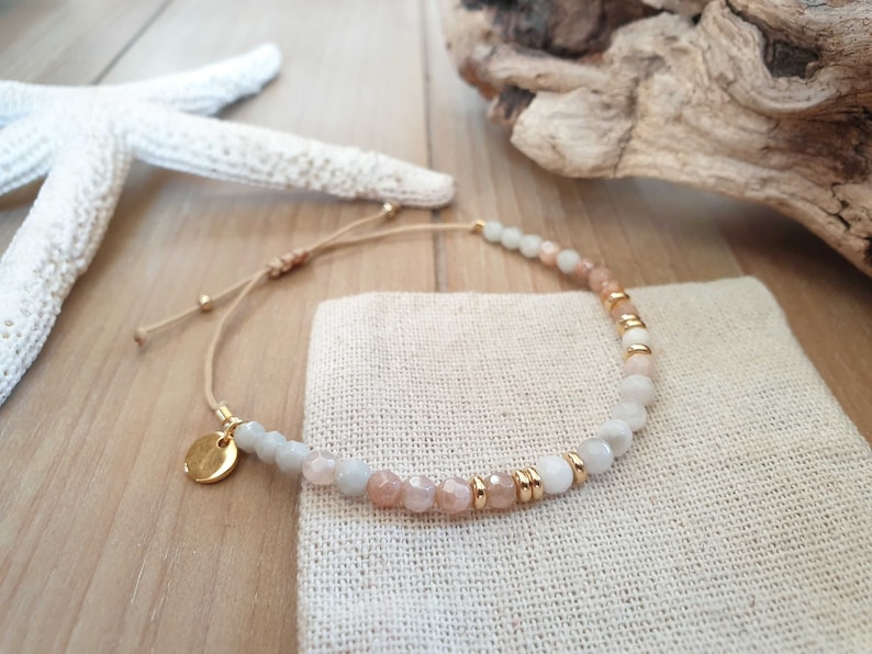 Personalizable beaded bracelet sunstone and agate semi-precious stones/stainless steel pink/light gray/gold summer festival handmade engraving image 1