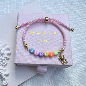 Personalisiertes Namensarmband mit Anhänger • Verstellbares Schnurarmband • Geburtstagsgeschenk für Mädchen oder Frauen • Benutzerdefiniertes Namensarmband für Kind