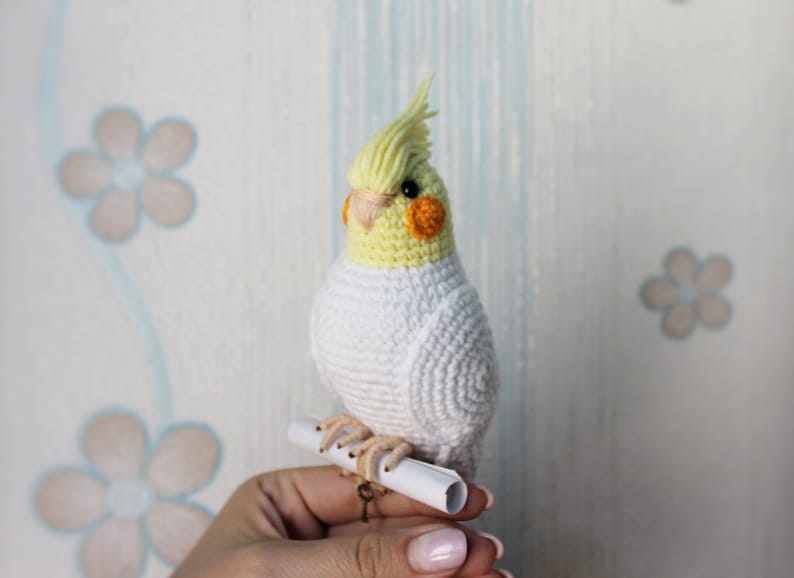 Patrón DIY de loro de ganchillo Fácil Tutorial PDF Amigurumi Cockatiel animal de peluche Pájaro de año nuevo Decoración de ganchillo Adorno de pájaro blanco pérdida de mascota imagen 7