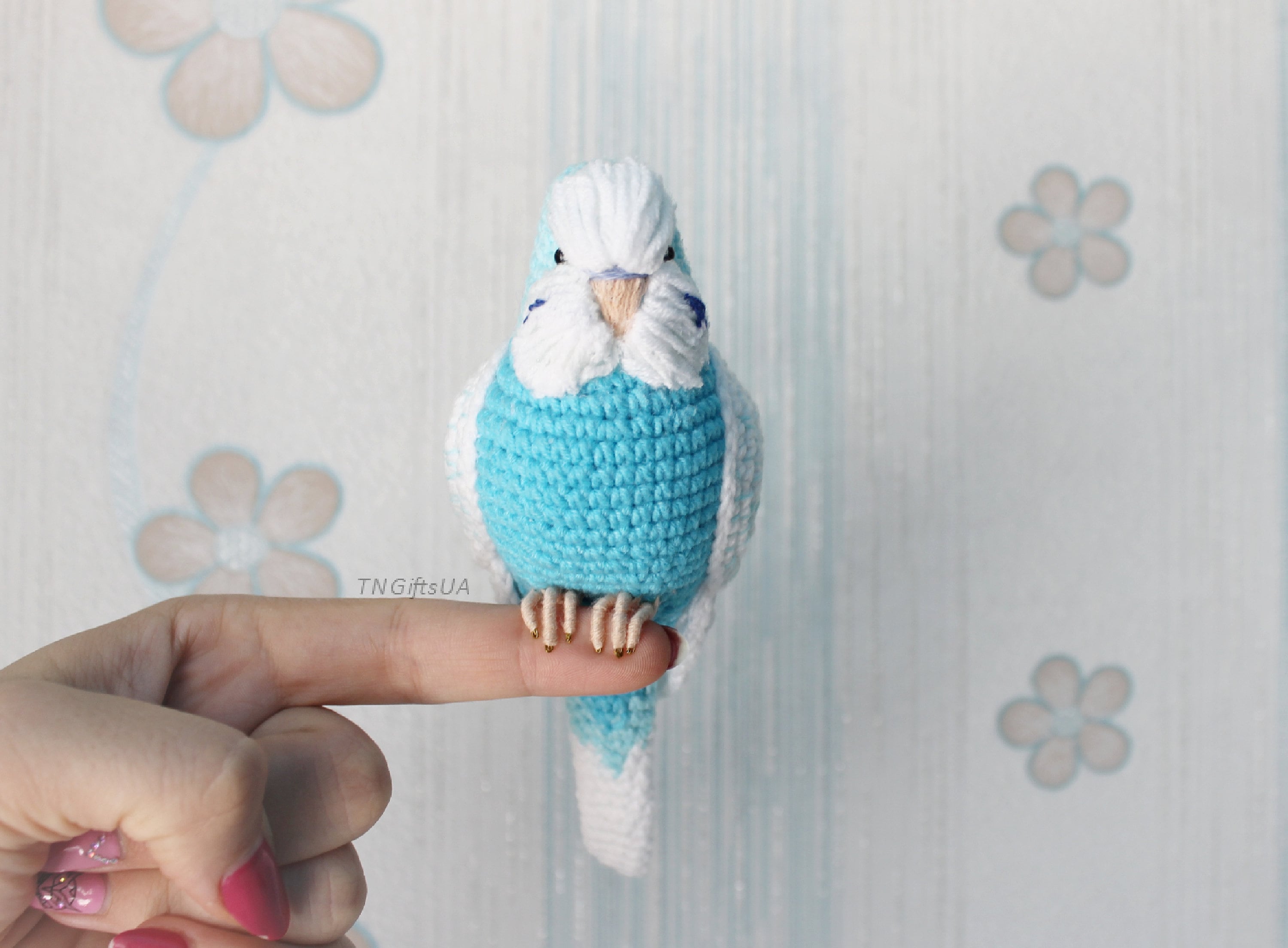 かぎ針編みの青いインコのぬいぐるみオウムイースターのおもちゃ