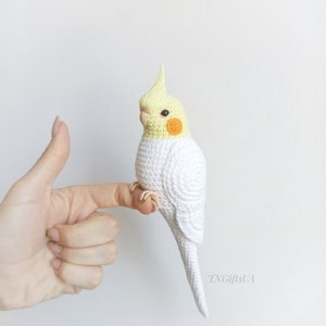 Pluszowa nimfa wykonana na szydełku, z elastycznymi łapkami, prezent dla miłośnika papug na Boże Narodzenie