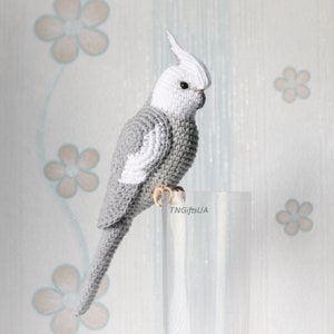 Crochet whiteface cockatiel sculpture life-size grey parrot plush gift for bird lovers Stuffed toy bird Mother day gift