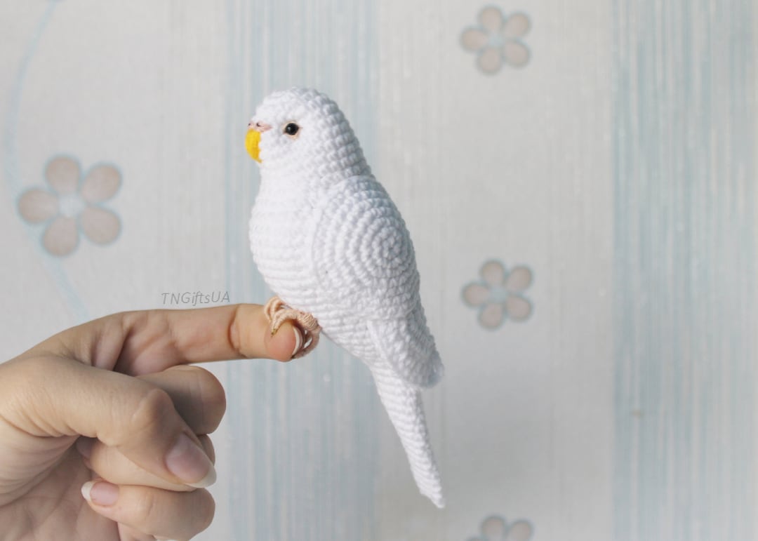 かぎ針編みのセキセイインコ、カスタマイズされた白いインコの