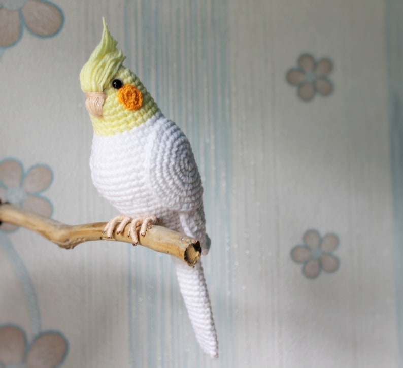 Patrón DIY de loro de ganchillo Fácil Tutorial PDF Amigurumi Cockatiel animal de peluche Pájaro de año nuevo Decoración de ganchillo Adorno de pájaro blanco pérdida de mascota imagen 8