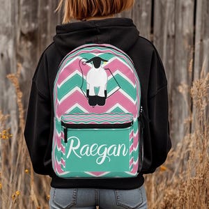 Sac à dos personnalisé rose et bleu sarcelle à chevrons avec joli motif agneau, cartable, sac de voyage, sac prénom personnalisé, sac de rentrée
