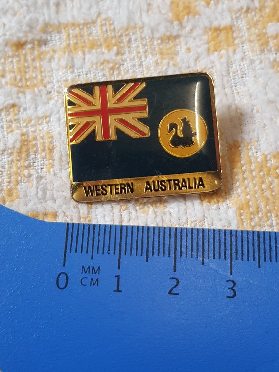 vintage souvenir western australia flag badge broo