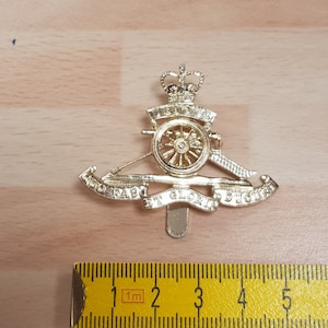 vintage british military cap Abzeichen Stück ungewöhnliche Kuriositäten ww2 Uniform Einzelteil Andenken