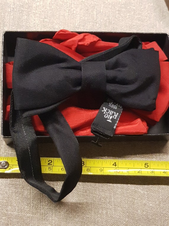 vintage pair of 1980s red black bow ties boxed pi… - image 1