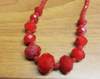 vintage 1950er Jahre Art Deco rote Hartplastik Perlen Halskette Schmuckstück Boho Retro Stück