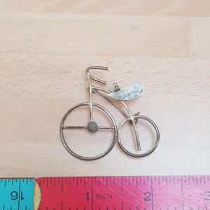 vélo vintage pièce de cyclisme article de broche vintage pièce de conception inhabituelle article d'artisanat des années 1950