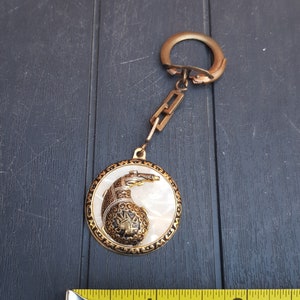 vintage damascene toledo shell keyring souvenir piece 1950s retro item