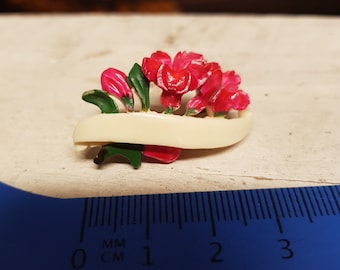 vintage celluloid 1920s 30s roses red flowers brooch badge rare piece perfect item jewellery kitsch souvenir