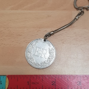 vintage 1950s coronation queen elizabeth ii pendant coin piece souvenir original item british