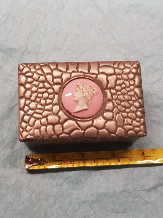 vintage arts and crafts pink cameo tin box jewell… - image 1