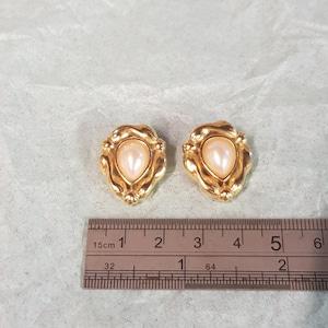 vintage gold tone clip on earrings pearl piece jewellery unusual mid century piece 1960s