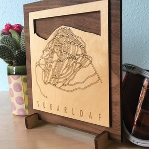 Sugarloaf Décor de ski en bois Snowboard Art - Cadeaux de ski pour Sugarloaf Maine Ski House - Décor de maison de ski de pendaison de crémaillère