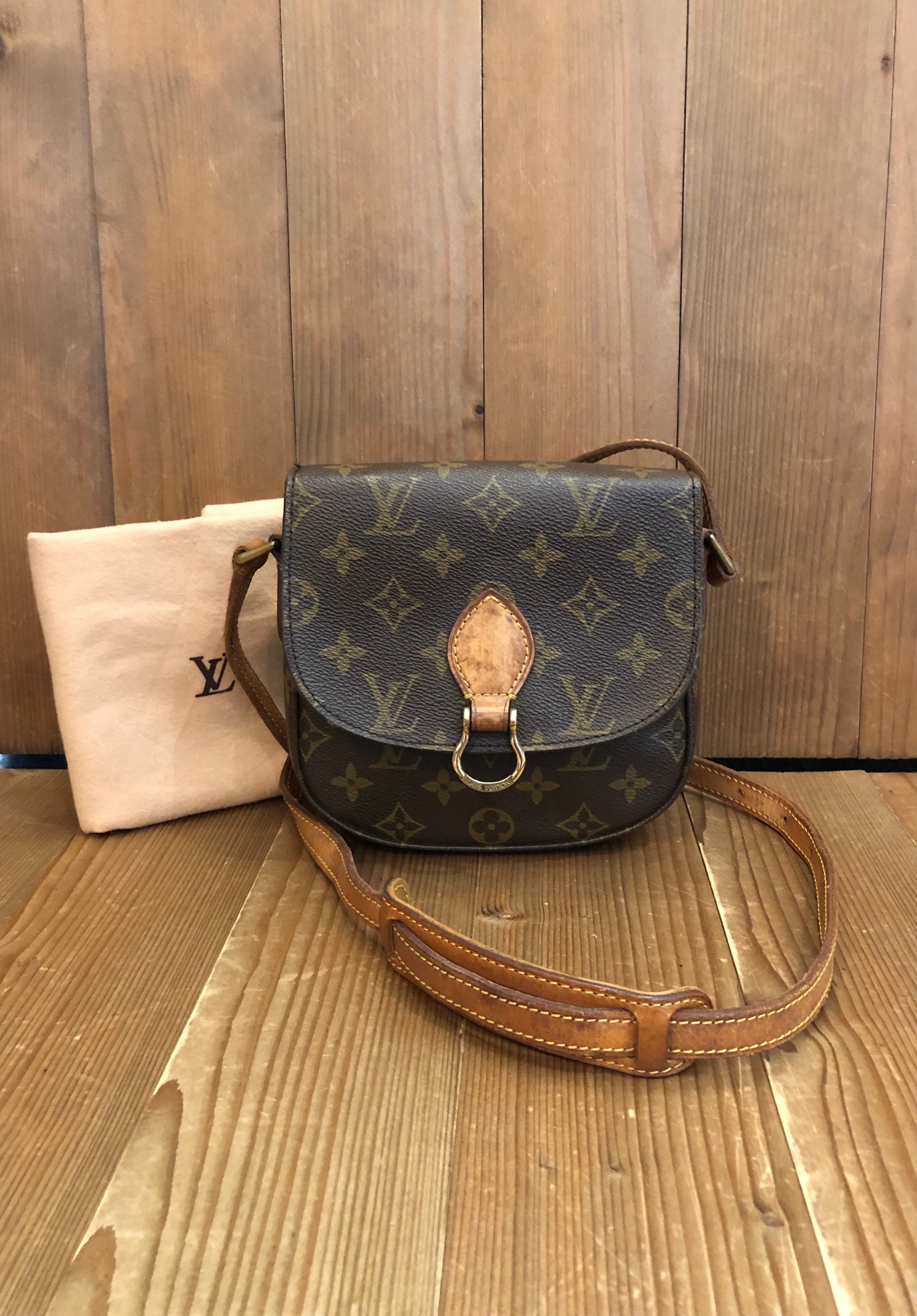 Classic louis 2025 vuitton crossbody