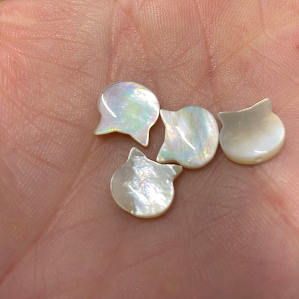 Mother of Pearl Cat Head Beads (21593)