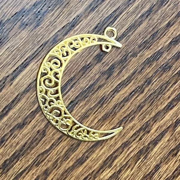 4 Large Matt Gold Filigree Crescent Moon with 2 Loops (21581)