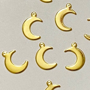Gold Plated Stainless Steel Crescent Moon Charm Pendant 16mm Non Tarnish (20506)