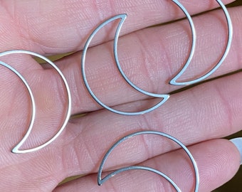 4 Stainless Steel Crescent Moon Open Cut Out Pendant Link 25mm Celestial (20321)