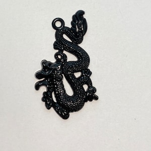 8 Black Electrophoresis Dragon Pendant Large Hole (21478)
