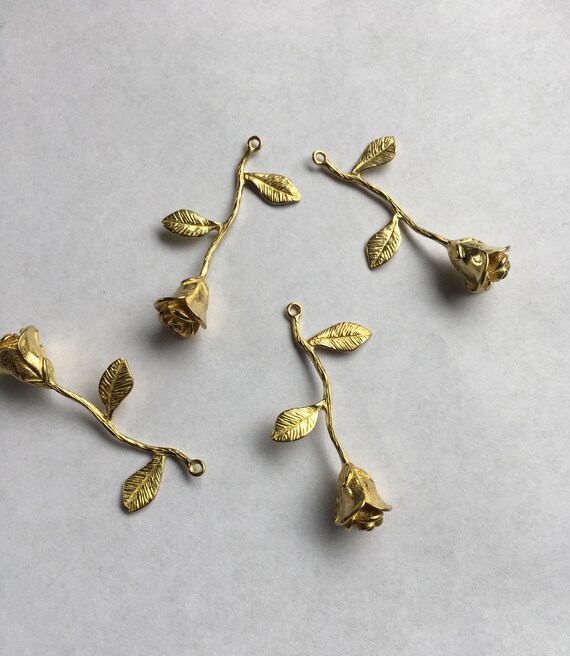 3Dロングステムローズペンダント 生真鍮 (19E821) 2個 - Etsy 日本