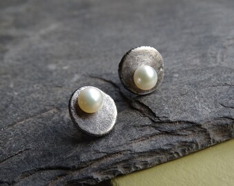 Man pearl earrings,jewelry man,unisex mini earrings ,oxidized pearl earrings