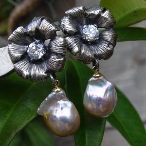 Iarge earrings with golden baroque pearls and zircon