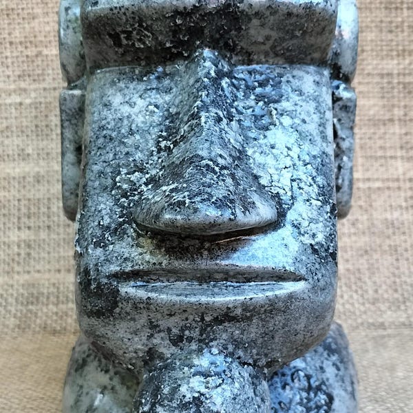 Da Noggin' moai Tiki Becher.